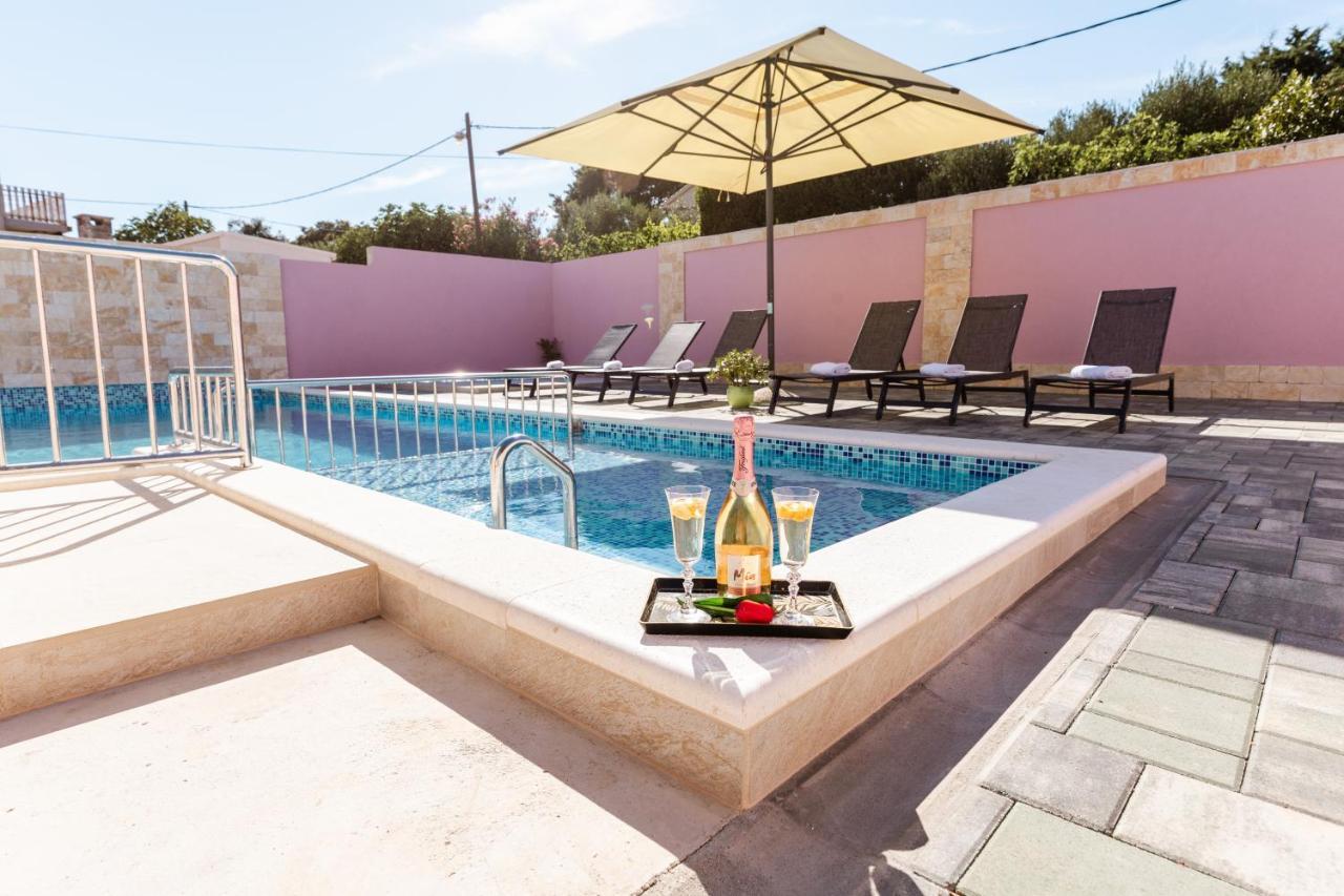 Apartman Laura Vir Esterno foto