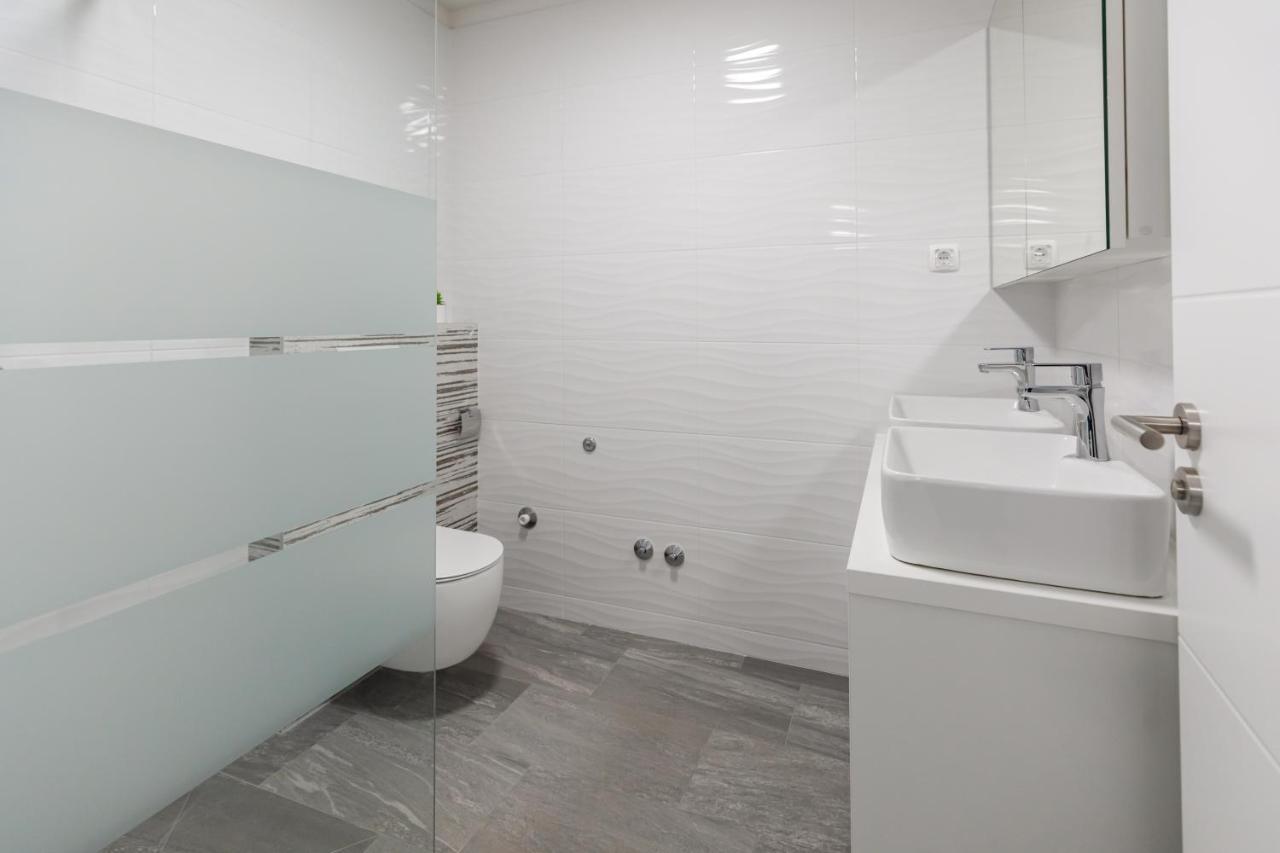 Apartman Laura Vir Esterno foto