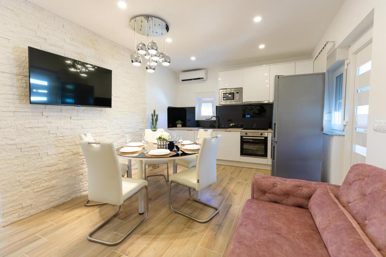 Apartman Laura Vir Esterno foto