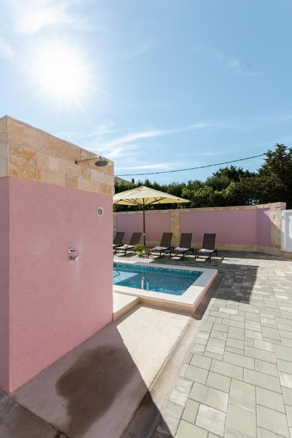 Apartman Laura Vir Esterno foto