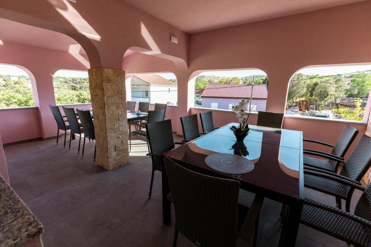 Apartman Laura Vir Esterno foto