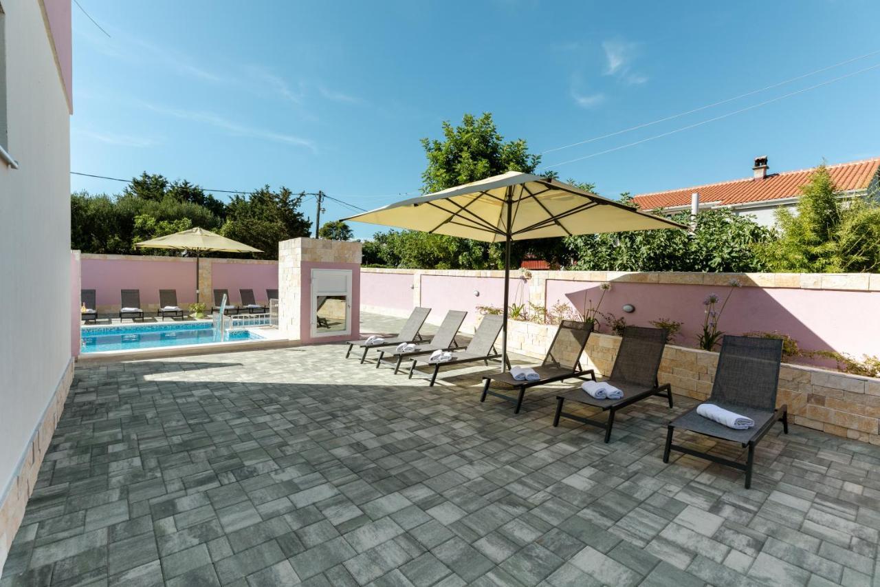 Apartman Laura Vir Esterno foto