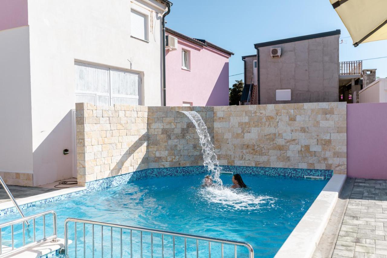 Apartman Laura Vir Esterno foto