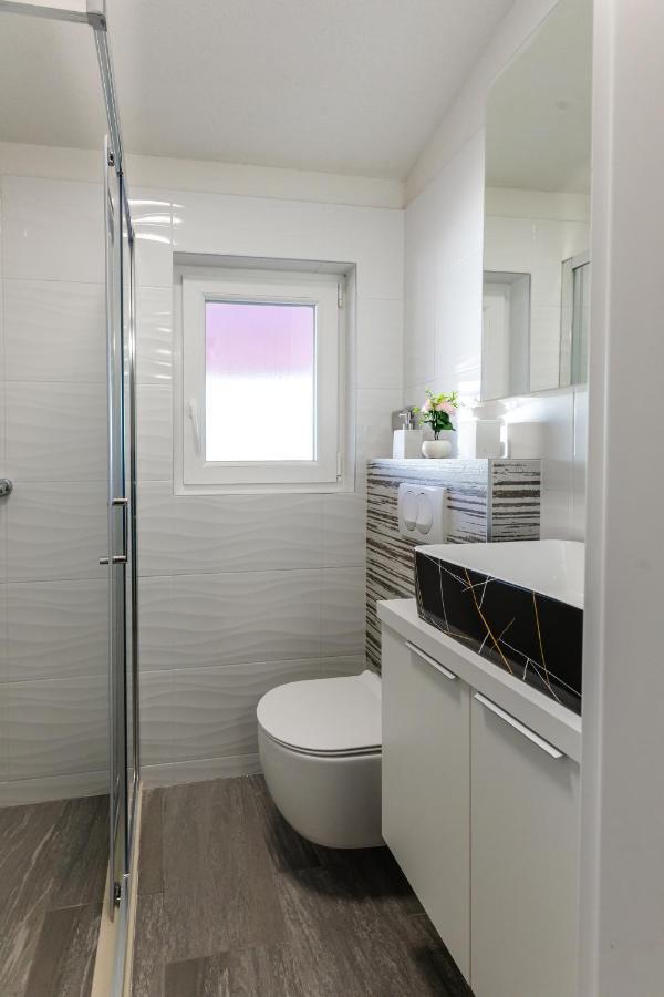Apartman Laura Vir Esterno foto