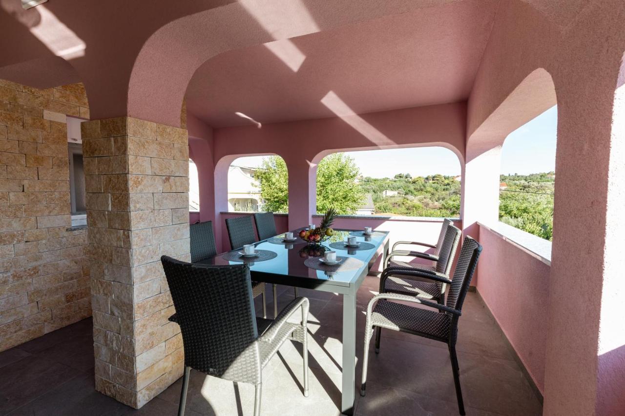 Apartman Laura Vir Esterno foto