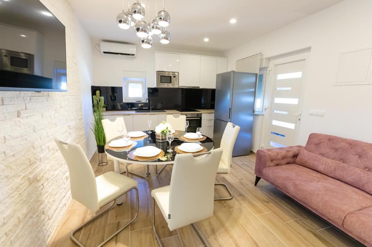 Apartman Laura Vir Esterno foto