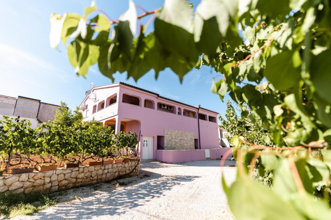 Apartman Laura Vir Esterno foto