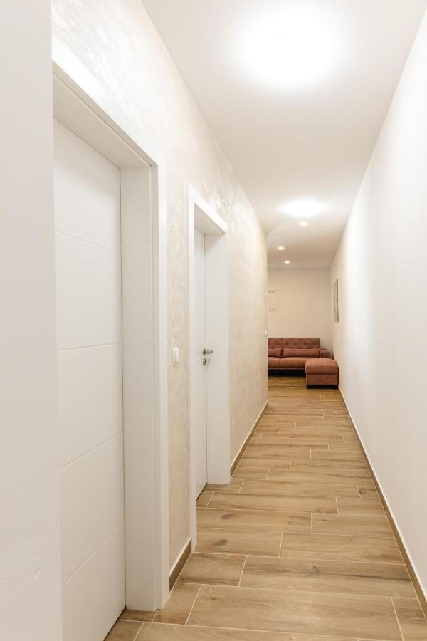 Apartman Laura Vir Esterno foto