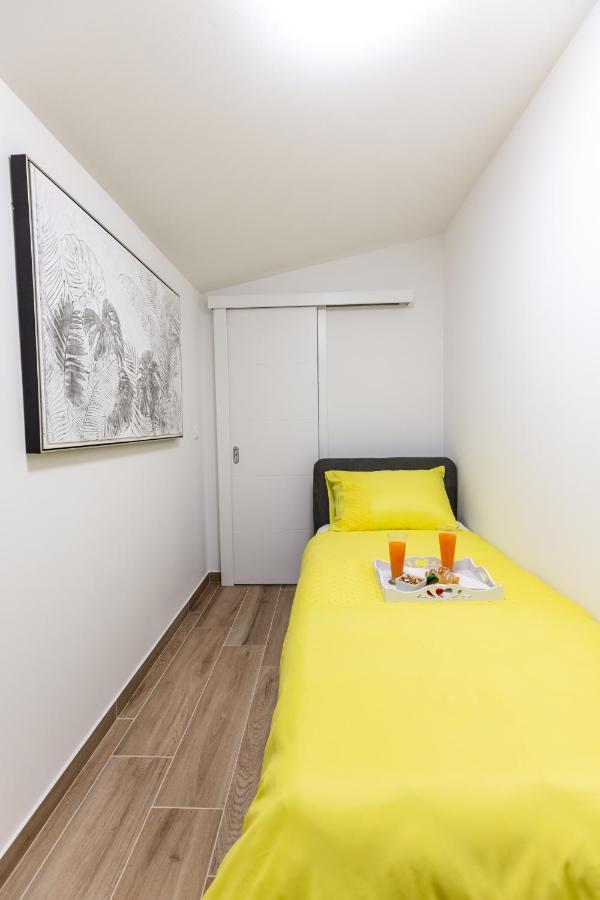 Apartman Laura Vir Esterno foto