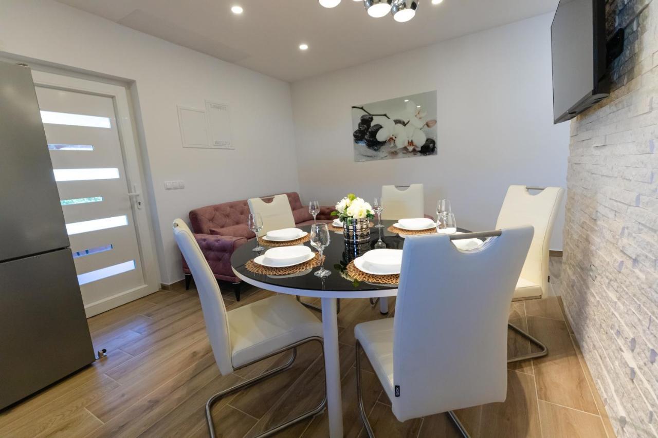 Apartman Laura Vir Esterno foto