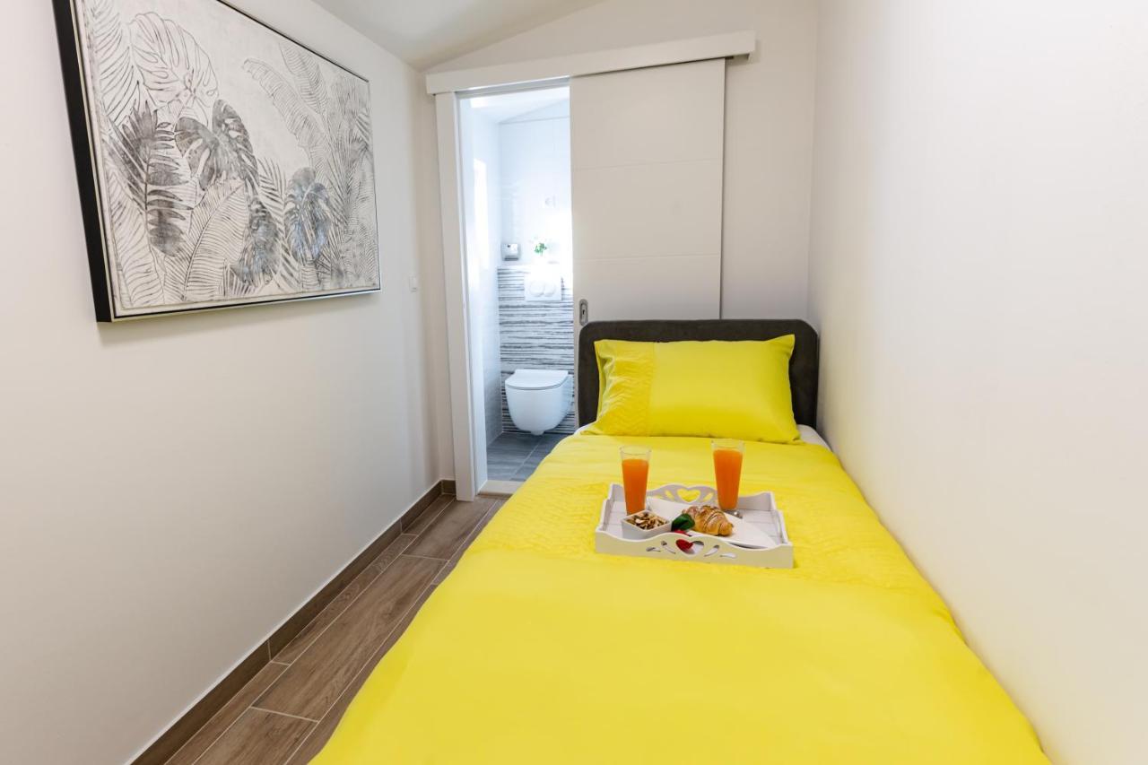 Apartman Laura Vir Esterno foto