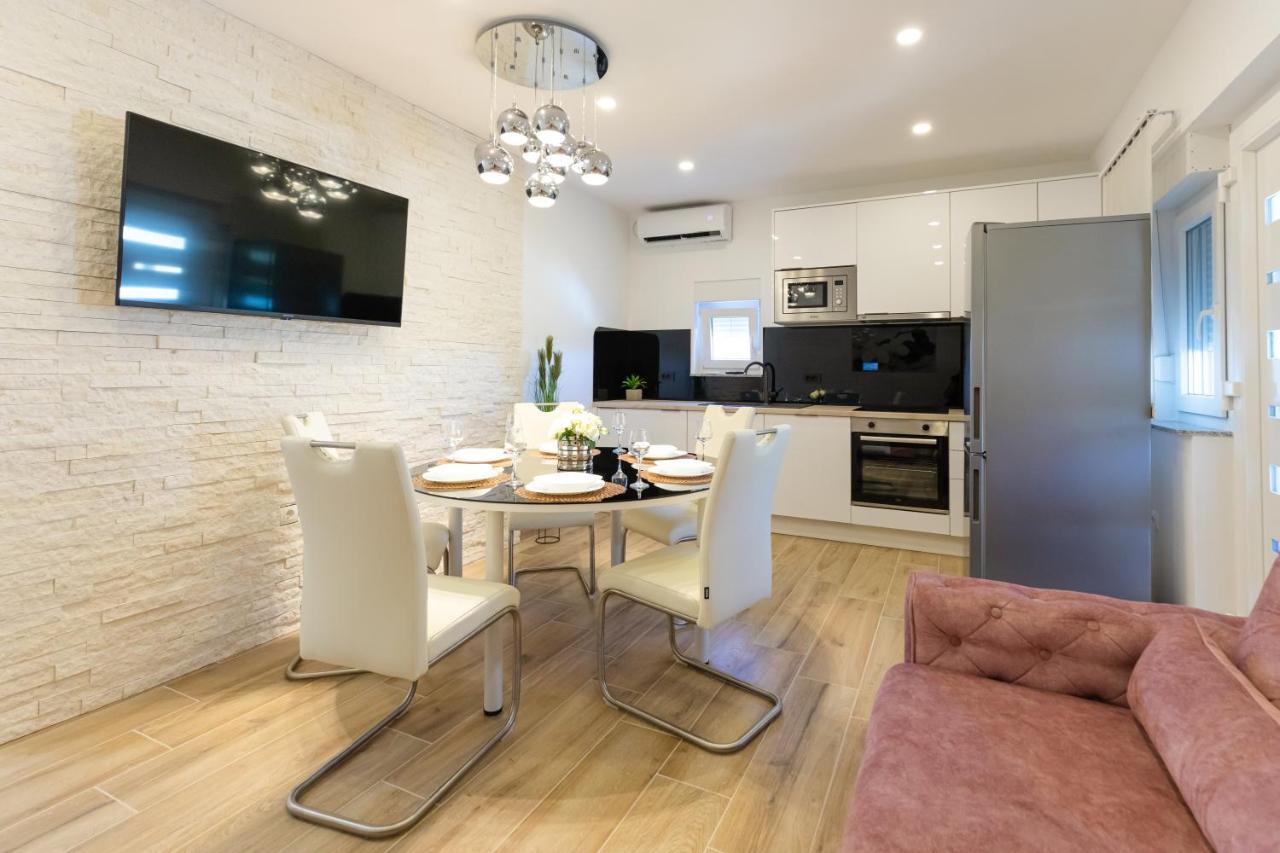 Apartman Laura Vir Esterno foto
